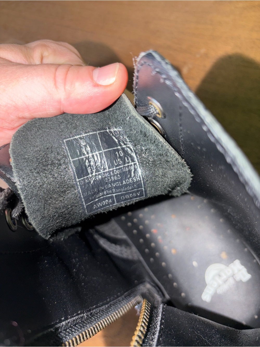 WELL LOVED zip up doc martens - Picture 2 of 5